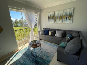 Beautiful ocean view apartment and free parking